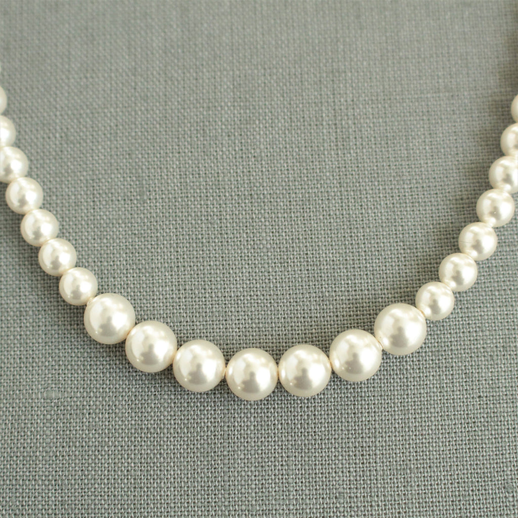 graduating pearl necklace